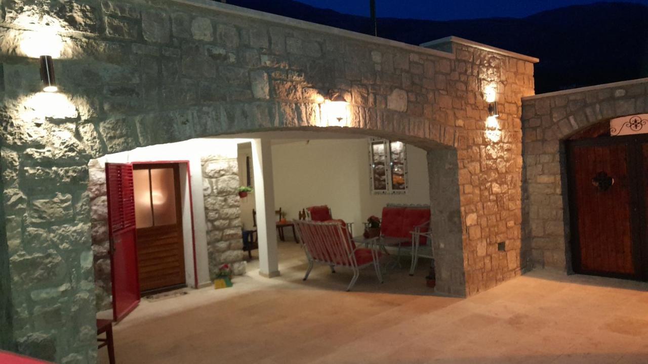 Petrovac Stone House In Buljaricaヴィラ エクステリア 写真